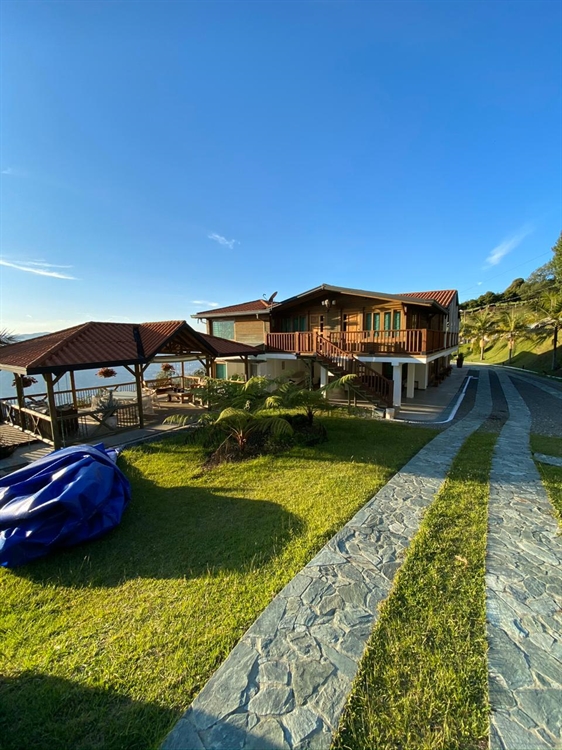 buy-a-luxury-country-house-in-medellin