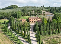 farm immersed tuscan countryside - 2